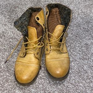 Tan Boots Size 7.5